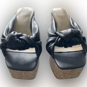 Marc Fisher LTD Twist Knot Leather Platform Sandals Cork Bottom , size 7M .